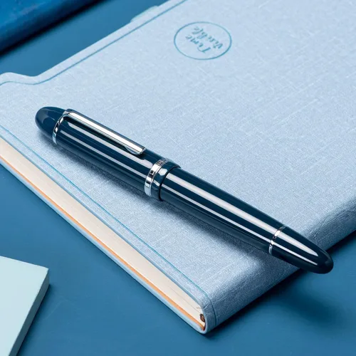 Miniatura 8 de Jinhao X159 Pluma estilográfica azul oscuro acrílica, tamaño 8 con punta fina, borde plateado, diseño clásico, pluma de escritura suave con Azul