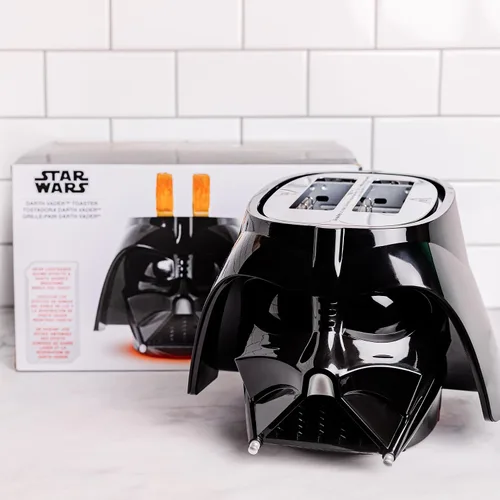 Miniatura 7 de Tostadora de Star Wars Darth Vader de Uncanny Brands con halo: se ilumina y hace sonidos de sable láser