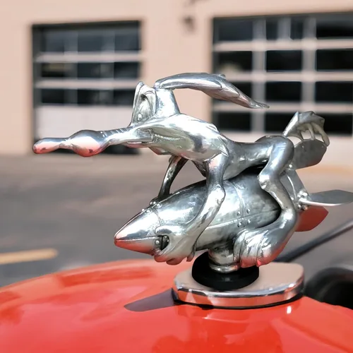 Coyote Trucks Ornamento de Capó Adornos de Coche Vintage de Dibujos Animados Inspirado en la Animación Clásica Decoración de Capó de Cohete de Metal