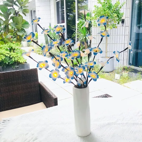 Miniatura 6 de Paquete de 2 ramas de flores artificiales de plumeria, ramo de berenjena ligera falsa Frangipani para decoración romántica del hogar (azul)