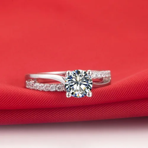 Miniatura 4 de THREE MAN Excelente anillo de compromiso de diamantes de imitación NSCD de 1 CT con 4 puntas para mujer, plata esterlina