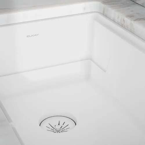 Miniatura 3 de Elkay LKPDQD1BK Brida de eliminación de polímero de drenaje perfecto de cuarzo de 3-1/2 pulgadas con colador de cesta extraíble y tapón de goma