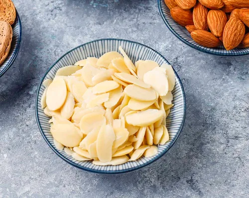 Miniatura 3 de Almendras en rodajas blanqueadas, 8 onzas – Almendras crudas en rodajas finas, veganas, keto, kosher, a granel. Alto en vitamina E, riboflavina.