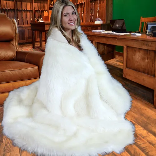 Fur Accents Manta suntuosa de piel sintética de lujo, calidad de diseñador fabricada en Estados Unidos, Winter Fox