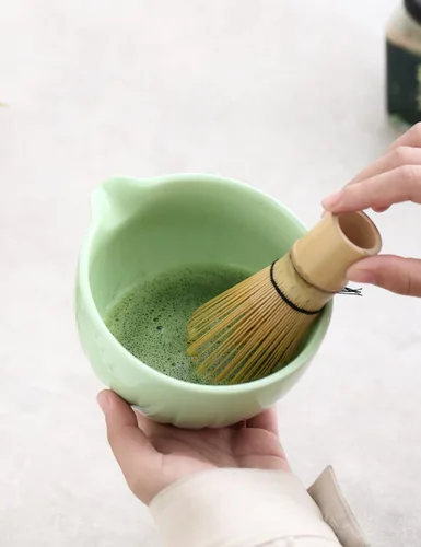Miniatura 3 de TANG PIN Juego de matcha – Tazón de matcha con boquilla y batidor, 15 onzas, cuchara de matcha, soporte para batidor de matcha (soporte de Chasen)