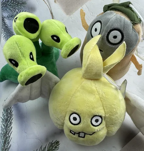 Miniatura 6 de JHESAO Juego de 3 piezas de plantas y zombis de tres piezas de plantas de zombies de felpa, imitación de PVZ de peluche 1 2 muñeco de ajo suave