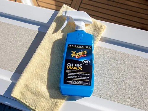 Miniatura 28 de Meguiar's Paquete de quitamanchas de agua calcárea y paño de microfibra.