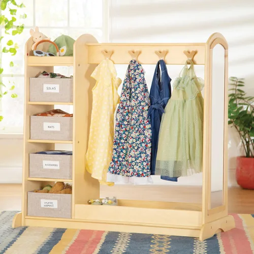 Guidecraft EdQ - Almacenamiento de disfraces con cubos Natural: Perchero para niños con espejo, estante de almacenamiento de zapatos y cubículos