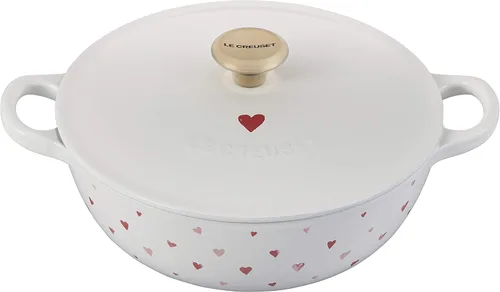 Le Creuset L'Amour - Olla de sopa de hierro fundido esmaltado, 2.75 cuartos de galón, color blanco con apliques de corazón y perilla dorada clara
