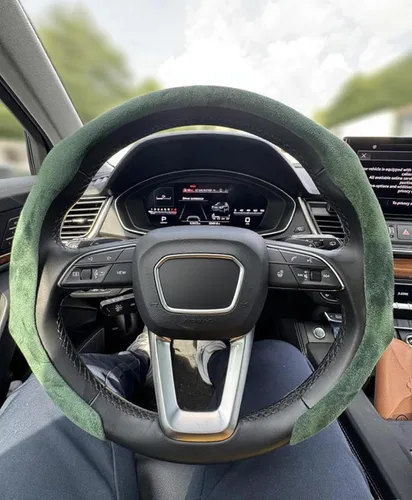 Miniatura 19 de Funda de volante de cuero napa perforado deportivo de instalación rápida con ribete de rayas circulares rojas, ajuste universal para cualquier auto