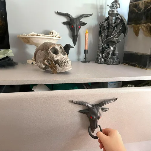Miniatura 4 de Baphomet Sabbatic de hierro fundido esmaltado negro, cabeza de cabra decorativa, decoración de entrada del hogar, 6.5 pulgadas de alto, adorno
