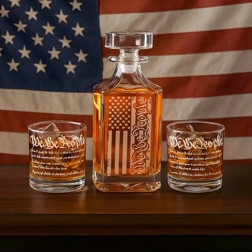Miniatura 2 de Set de decantador de whisky para hombres, juego de decantador We The People con vasos, decantador grabado con bandera americana para regalos