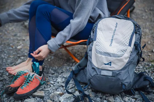 Miniatura 7 de ALPS Mountaineering Hydro Trail 17L Mochila Gris/Azul marino