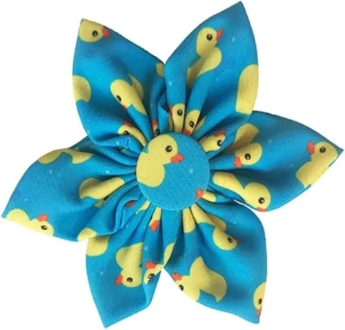 Huxley & Kent Molinete para mascotas | Lucky Ducky (pequeño) | Accesorio de collar de primavera de Pascua para perros/gatos | Accesorio de collar de