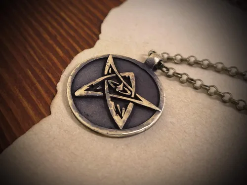Miniatura 2 de Baldur Jewelry - Collar con colgante de pulpo de Lovecraft Cthulhu en plata de ley 925, símbolo amarillo, hecho a mano, amuleto de Necronomicum