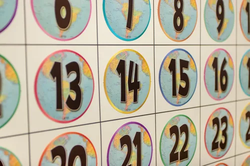 Miniatura 4 de Teacher Created Resources Tablero de anuncios de calendario Travel The Map (TCR8567)