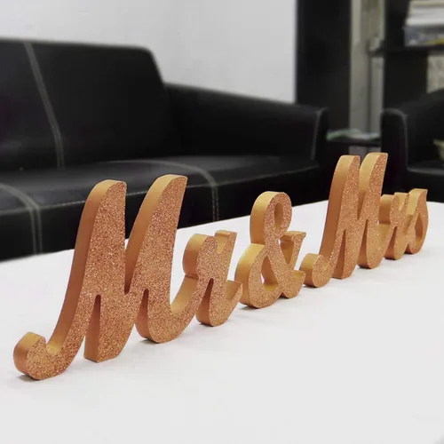 Miniatura 12 de BLOOBLOOMAX Letrero de madera con texto en inglés "Mr and Mrs", letras rústicas de Mr. & Mrs. para mesa de boda, decoración para fotos, mesa