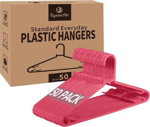 Byomostor - Paquete de 50 perchas de plástico, perchas ligeras y duraderas con ganchos de tamaño estándar en forma de G y perchas antideslizantes