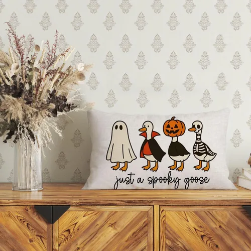 Miniatura 6 de Funda de almohada de Halloween de 12 x 20 pulgadas con temática otoñal de Just a Spooky Goose en disfraces de Halloween, lindas almohadas