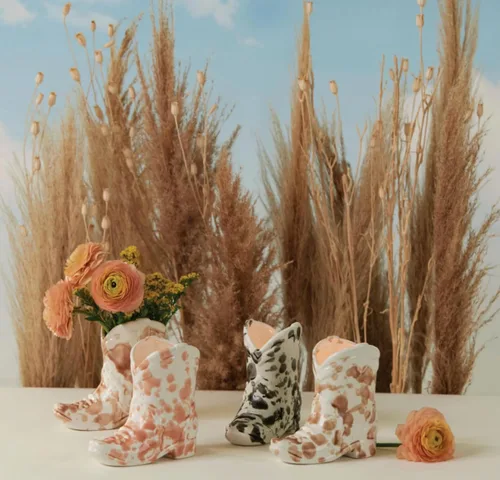 Miniatura 3 de Paddywax Velas perfumadas de cerámica esmaltada Nashville Cowboy en forma de bota, 6 onzas, flor de cactus