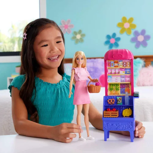 Miniatura 2 de Muñeca y juego de moda de amistad de Barbie y Teresa, tema Malibu en el mercado con 11 accesorios incluyendo puesto de mercado y comida