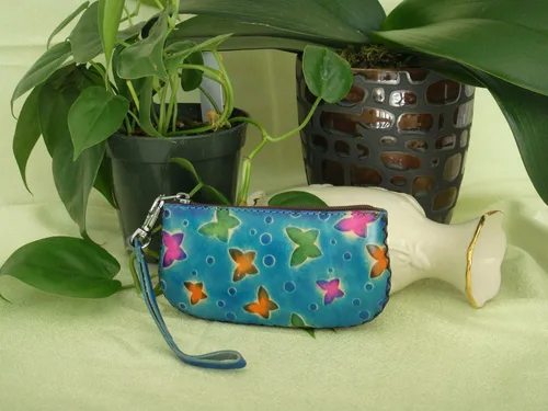 Miniatura 5 de Bolso cambiador de muñeca de cuero genuino, patrón de peces de océano profundo, base azul cielo, Azul