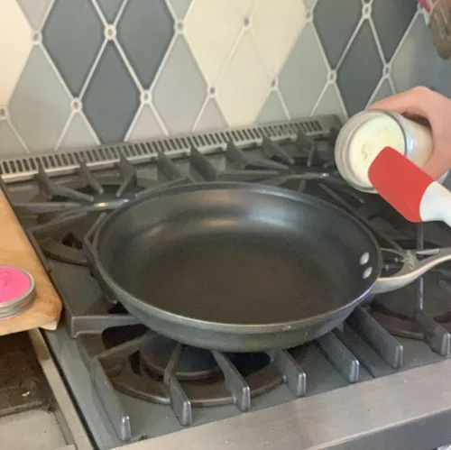 Miniatura 6 de Jarware Tapa de tarro Mason de silicona para ahorrar grasa de tocino con colador, boca ancha