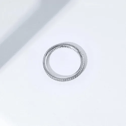 Miniatura 4 de Tienda Essentials Anillo de eternidad de doble fila chapado en oro de 14 quilates o rodio