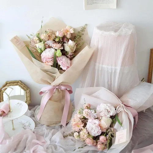 Miniatura 2 de BBJ WRAPS Papel de Envolver Flores de Tissue Dibujado a Mano Coreano No Tejido Impermeable para Arreglos de Empaque de Floristería, 23x18 Pulgadas