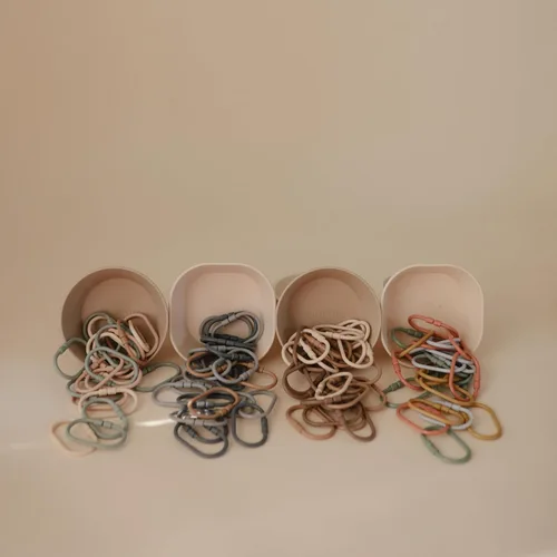 Miniatura 3 de mushie - Juego de anillos de cadena para bebé de 12 unidades Juego de conexión multiusos para cochecito y asiento de coche