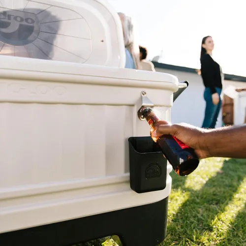 Miniatura 9 de Igloo Hard Cooler Polar & Party Bar Series Insulated Ice Chests Blanco polar de 150 cuartos de galón