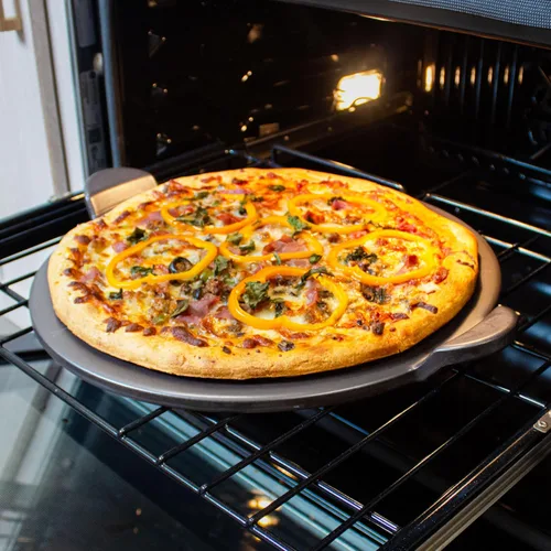 Miniatura 3 de Old Stone Pizza Kitchen - Piedra redonda esmaltada para pizza con asas para horno y parrilla, 15 pulgadas Glaseado