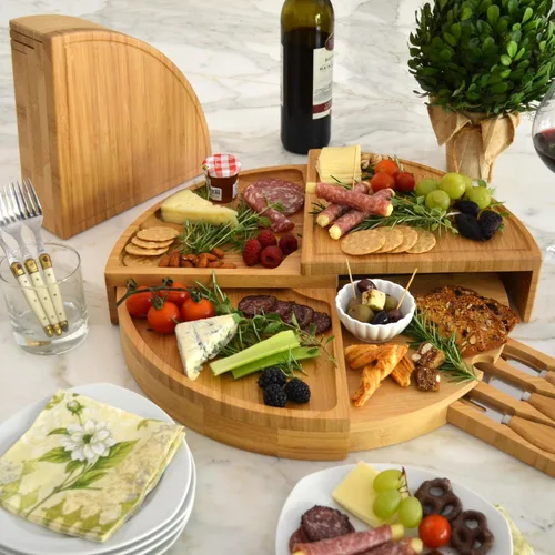 Miniatura 4 de Picnic at Ascot Juego de tablas patentadas de bambú para queso/charcutería con cuchillos de queso, se almacena como una cuña compacta, se abre a 18