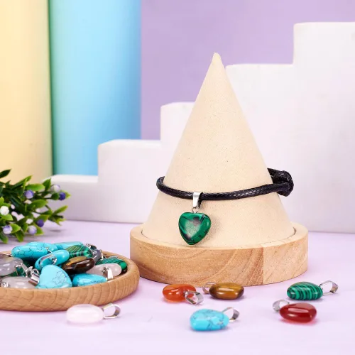Miniatura 2 de 50 piezas de dijes de piedra en forma de corazón para curar chakras, cristales de gemas, encantos de roca para joyería, mezclados al azar, en masa