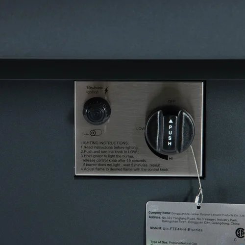 Miniatura 4 de LeisureMod Chelsea - Fogata de propano de 44 pulgadas, 55,000 BTU de encendido automático con tapa, protector contra el viento y piedras