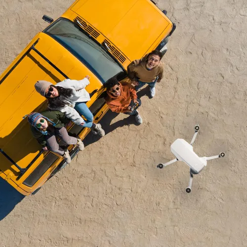 Miniatura 9 de DJI Mini 2 Fly More Combo – Dron plegable ultraligero, cardán de 3 ejes con cámara 4K, fotos de 12 MP, tiempo de vuelo de 31 minutos, transmisión