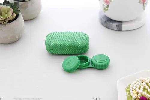 Miniatura 4 de Ron's Optical Hard Mod Verde y Blanco Lunares con Espejo Interior Lente de Contacto Estuche de Viaje