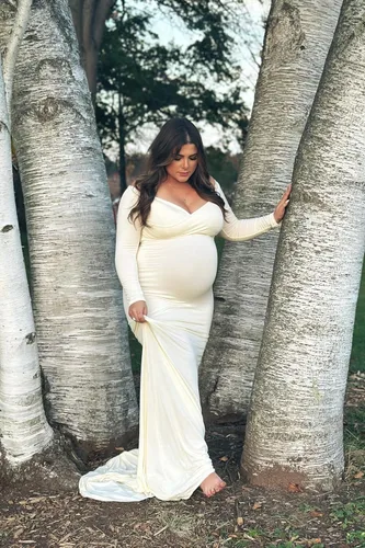 Miniatura 5 de ZIUMUDY - Vestido ajustado de maternidad con cuello en V fruncido, hombros descubiertos, manga larga, maxivestido para fotografía