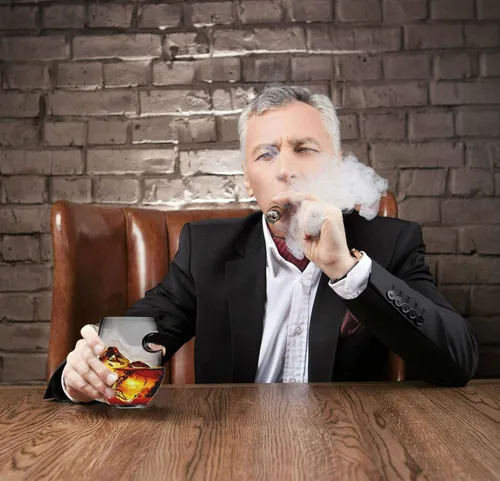 Miniatura 4 de Bezrat Vasos de cigarro de whisky – Juego de 2 vasos de whisky a la antigua moda con soporte lateral para puros – Regalo del día del padre – papá