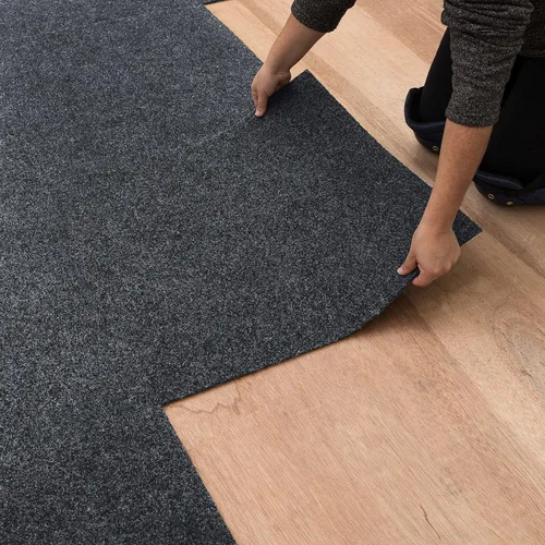 Miniatura 20 de Mohawk Home Baldosa de alfombra de 24" x 24" para interiores/exteriores, altura de pelo de 0.25", despegar y pegar, poliéster negro, (15 baldosas)