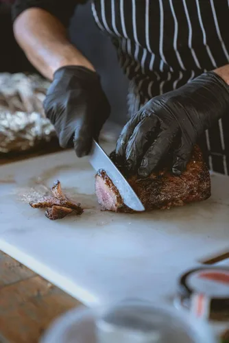 Miniatura 3 de LavaLock Guantes de barbacoa de nitrilo desechables negros de 5.5 mil gruesos de alta resistencia con 2 forros de algodón para cocinar al aire libre