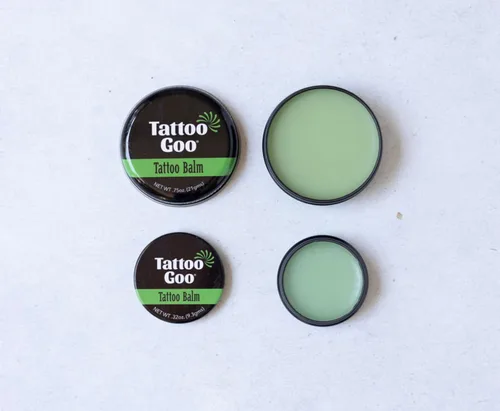 Miniatura 4 de Tattoo Goo Original Tamaño de Viaje para Cuidado de Tatuajes, Bálsamo Natural para Tatuajes con Cera de Abejas y Manteca de Cacao, Ungüento Calmante