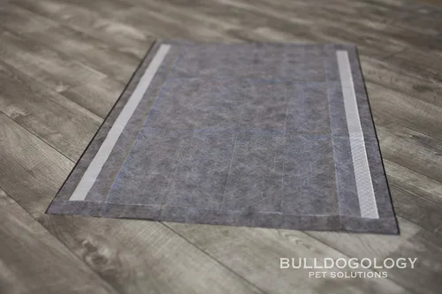 Miniatura 8 de Bulldoglogy Carbon Black XL Almohadillas para orina de perro para perros extra grandes con cinta adhesiva pegajosa - Almohadillas desechables