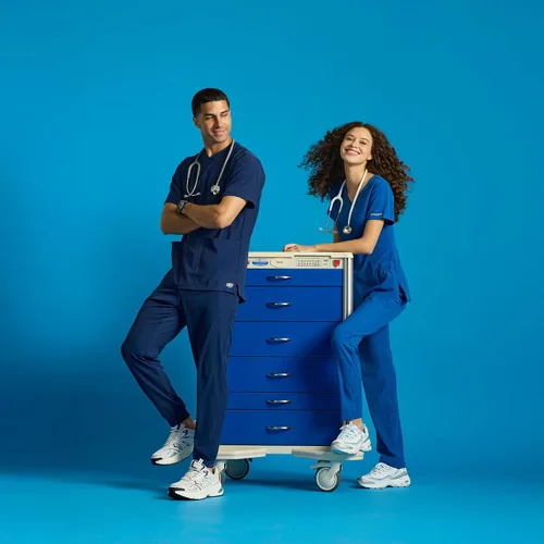 Miniatura 6 de Skechers Vitality by BARCO Crew - Camiseta médica con cuello en V cruzado, camiseta médica de tela sostenible para hombre