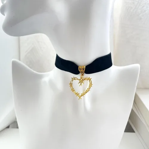 Miniatura 5 de Karol Bichota - Gargantilla de corazón Karol Merch, collar de corazón de Karol, corazón gótico dorado, accesorios KG para mujeres, collar Bichota