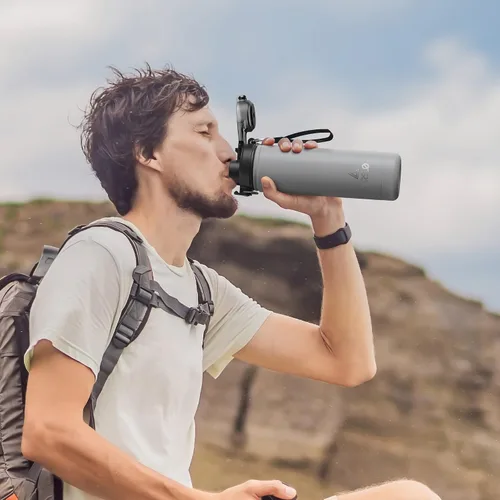 Miniatura 6 de Botella de agua para hombre de 64 onzas con aislamiento de acero inoxidable con popote
