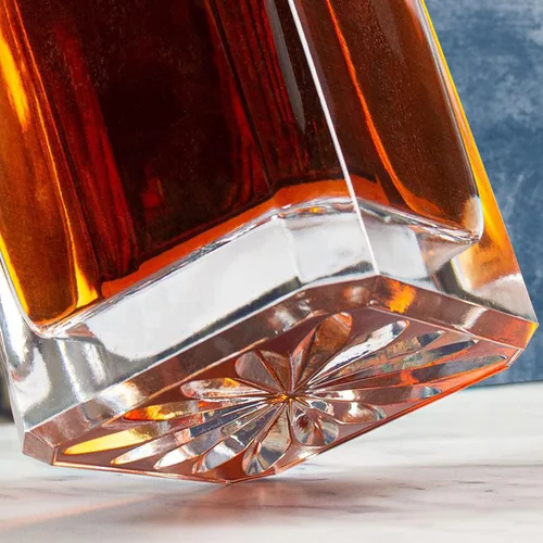 Miniatura 4 de Personalized Whiskey Decanter Set with Glasses - 7 Design Options - Custom Engraved Liquor 27 oz, Bourbon Decanter for Men Dad Birthday Graduation