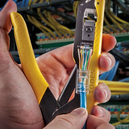 Miniatura 5 de Klein Tools VDV026-813 Kit de Probador y Crimpadora de Cable Ethernet RJ45, Tecnología Pass-Thru, Incluye Conectores para Aplicaciones de Datos