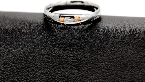 Miniatura 4 de Uloveido Anillos de compromiso de boda de acero inoxidable de titanio para parejas, grabados, amor real Y552