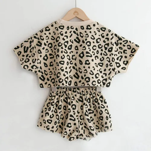 Miniatura 2 de Conjunto de ropa de verano con estampado de leopardo y camiseta y pantalones cortos, 2 piezas